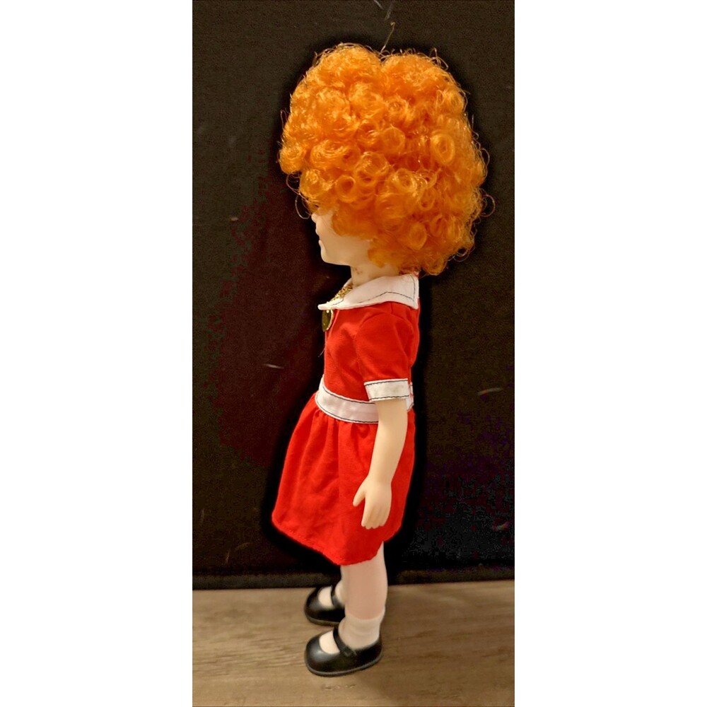 1982 The World of Annie Knickerbocker 11" Doll With Necklace - Picture 3 of 11